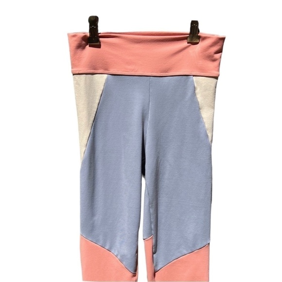 🌻 LIVE THE PROCESS Ecru Transcend Colorblock Leggings | Size Small - Picture 3 of 8